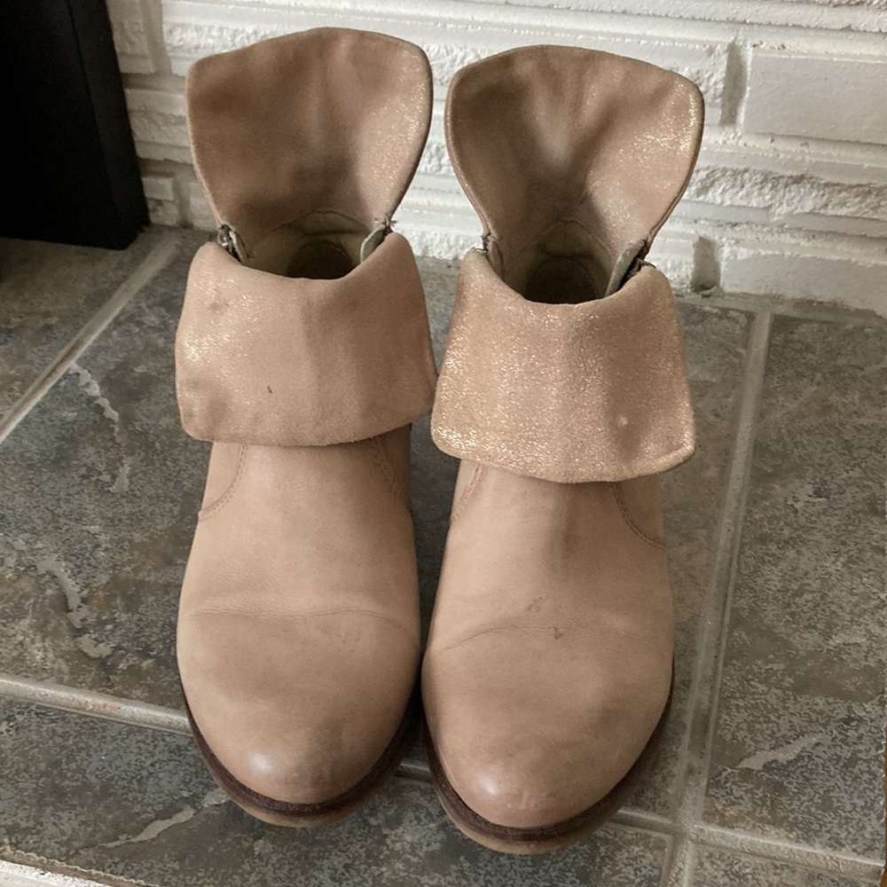 Stylish Tan Ankle Boots with Studded Detail - Picture 11 of 14